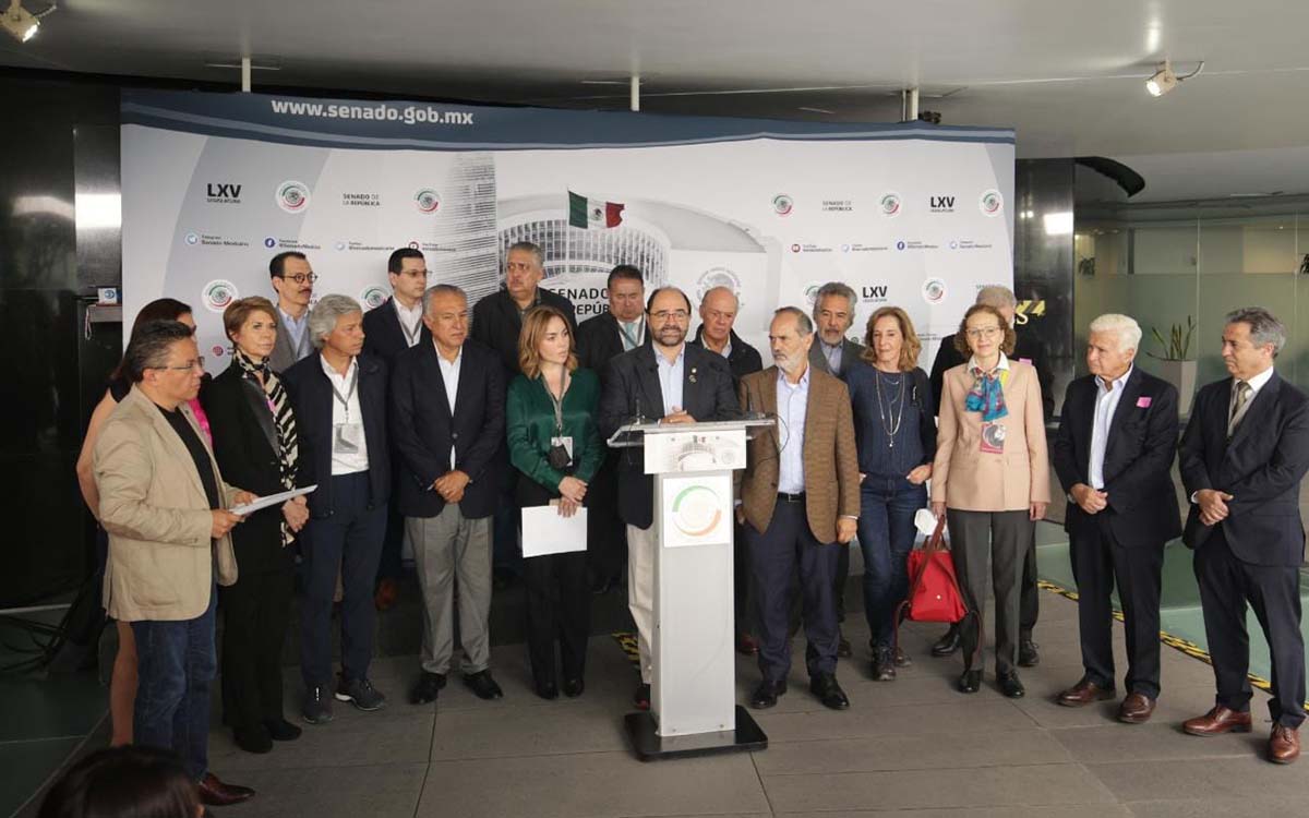 Claudio X. González va al Senado para presionar voto contra iniciativa de Fuerzas Armadas