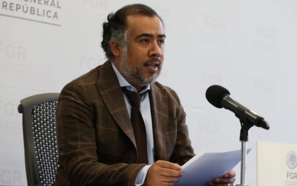 Colectivos exigen seguridad para Gómez Trejo tras su renuncia a FGR