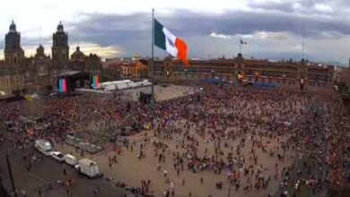 Comienza a llenarse el Zócalo; reportan llegada de grupos organizados