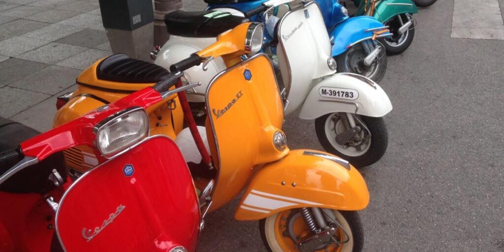 Concentración de Vespas en Alcalá de Henares