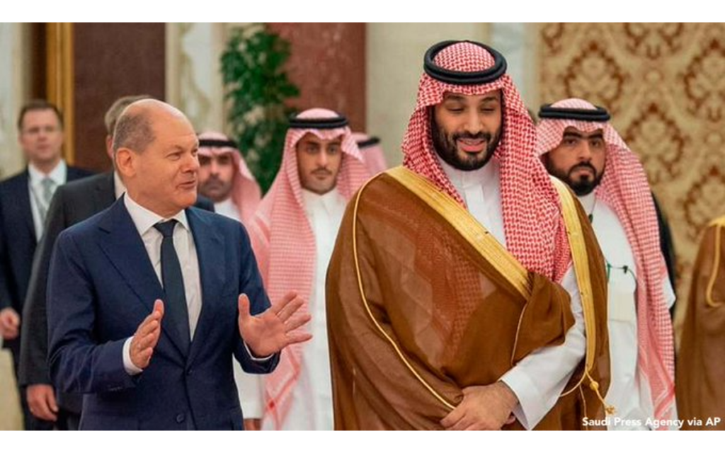 Condiciones de trabajadores migrantes en Qatar están lejos de cambiar: Olaf Scholz | Video