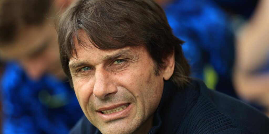 Conte cree que necesita tres ventanas de fichajes más para ser competitivo