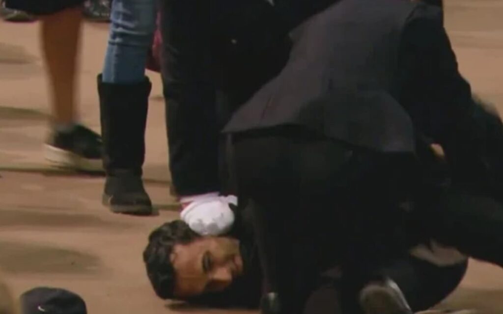 Detienen a hombre tras lanzarse al ataúd de la reina Isabel II | Video