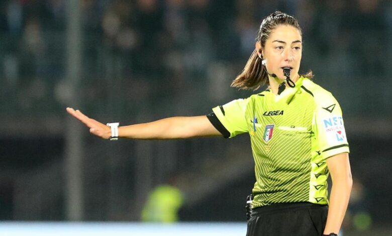 Domingo histórico en Italia: una árbitra dirigirá un partido