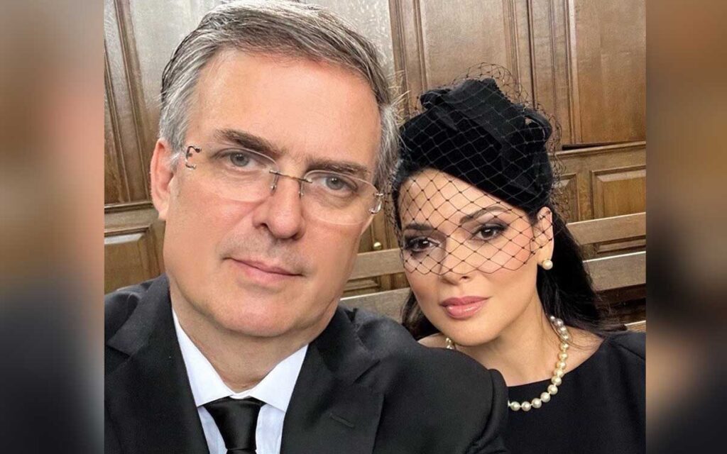 Ebrard difunde 'selfie' en funeral de Estado de la reina Isabel II