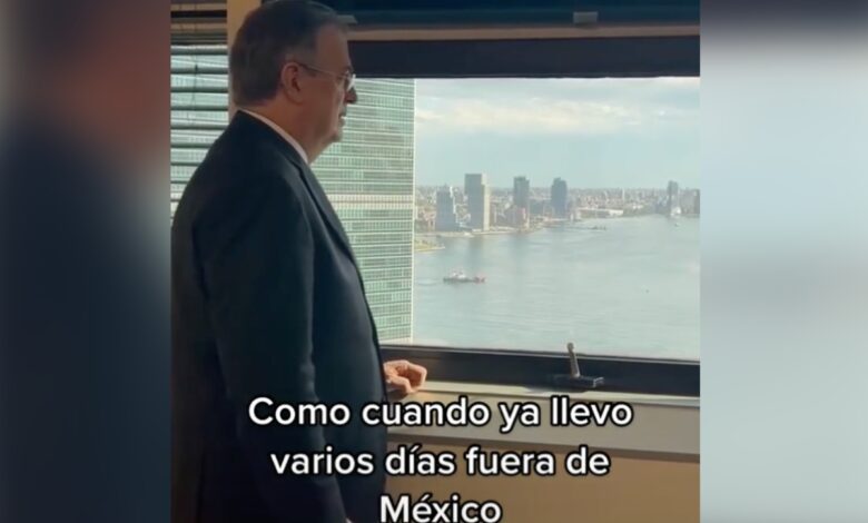 Ebrard extraña a México y le dedica canción de Los Temerarios | Video