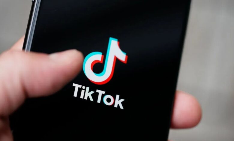 El 33 % de los usuarios de TikTok de EE. UU. dicen que reciben regularmente sus noticias en la aplicación, frente al 22 % en 2020