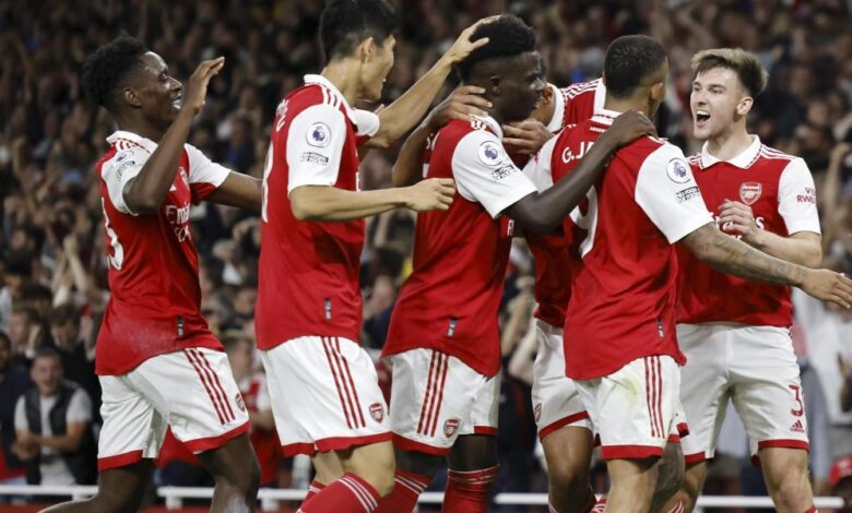 El Arsenal, intratable, mantiene el liderato ante el Aston Villa
