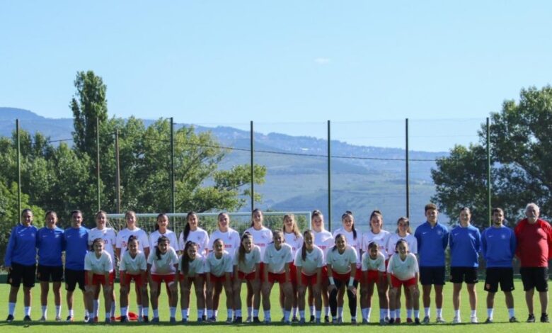 El Juvenil Femenino del CF Damm cierra el stage en Puigcerdà con buena nota