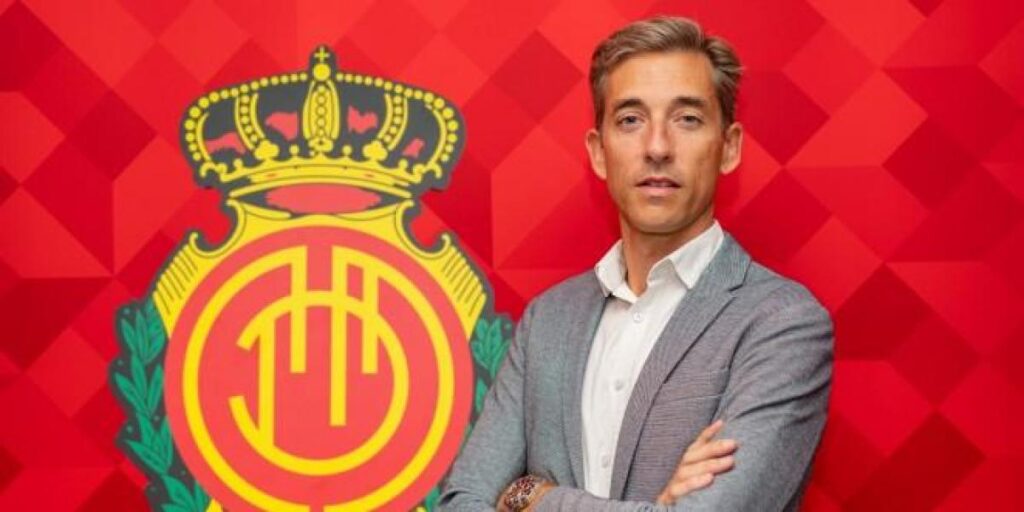 El Mallorca deposita ante notario sus 170 títulos de propiedad del antiguo 'Luis Sitjar'