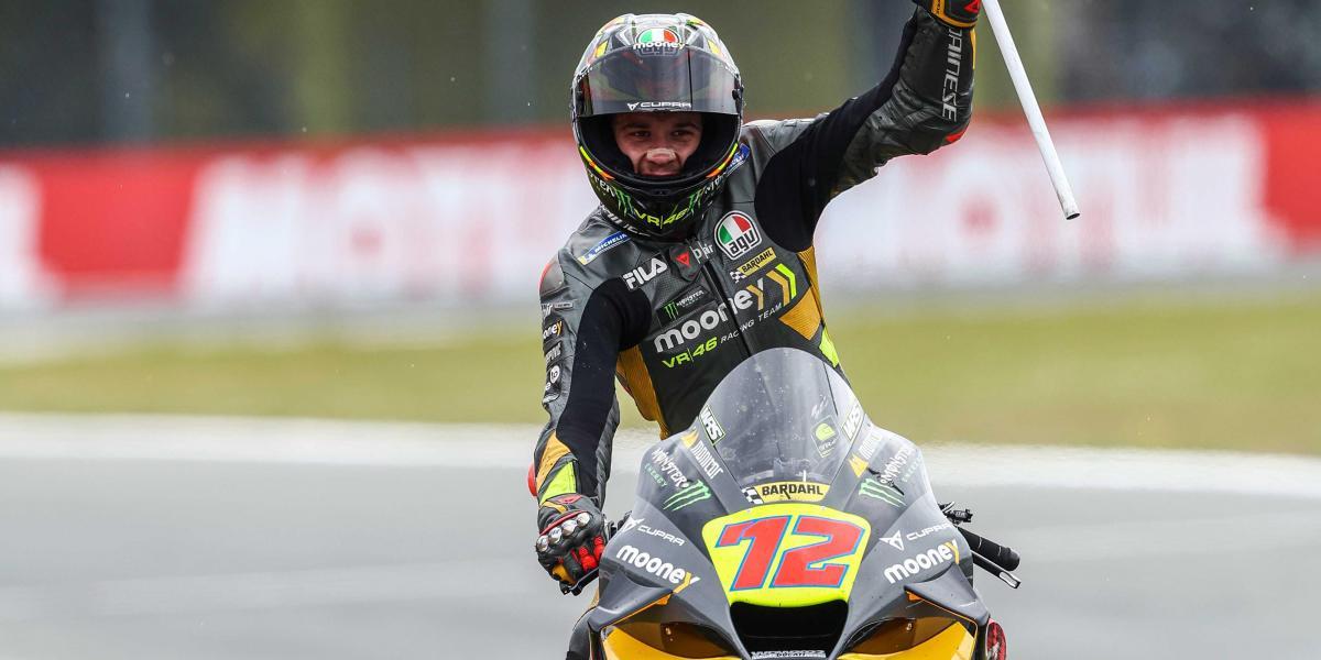 El Mooney VR46 anuncia con mucha guasa la continuidad de Bezzecchi
