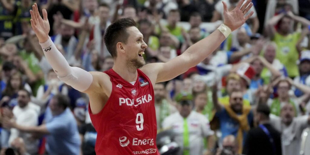 El Panathinaikos ficha al alero polaco Mateusz Ponitka