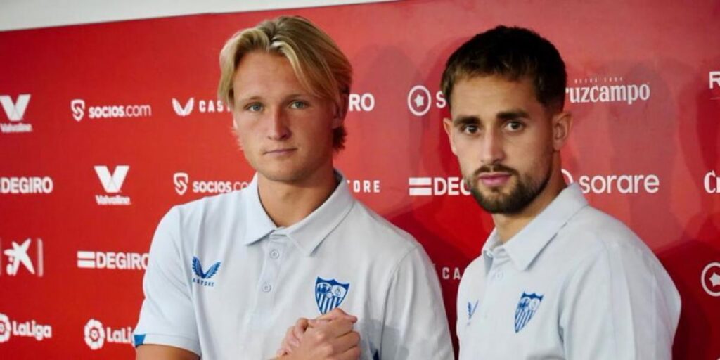 El Sevilla presenta a Januzaj y Dolberg en medio de la tormenta