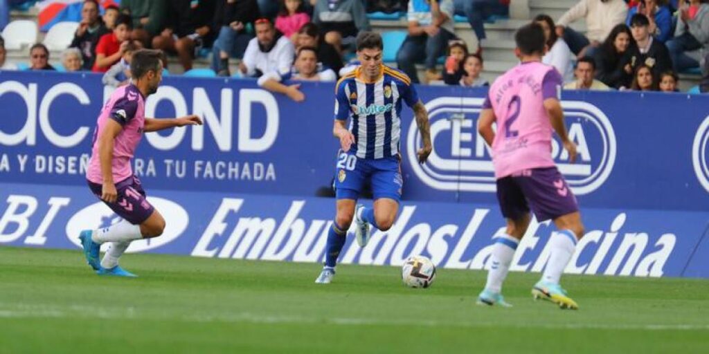 El Tenerife amarra su primer punto a domicilio en El Toralín