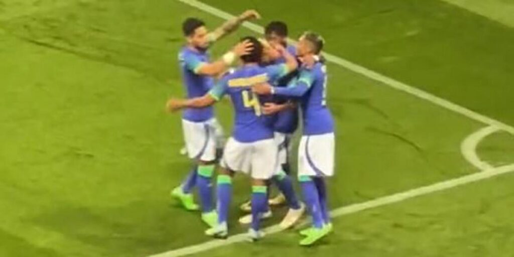 El Tottenham condena el ataque racista a Richarlison