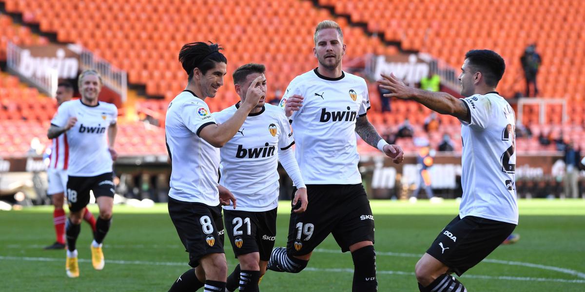 El Valencia acelera la operación salida con las marchas de Maxi y Racic