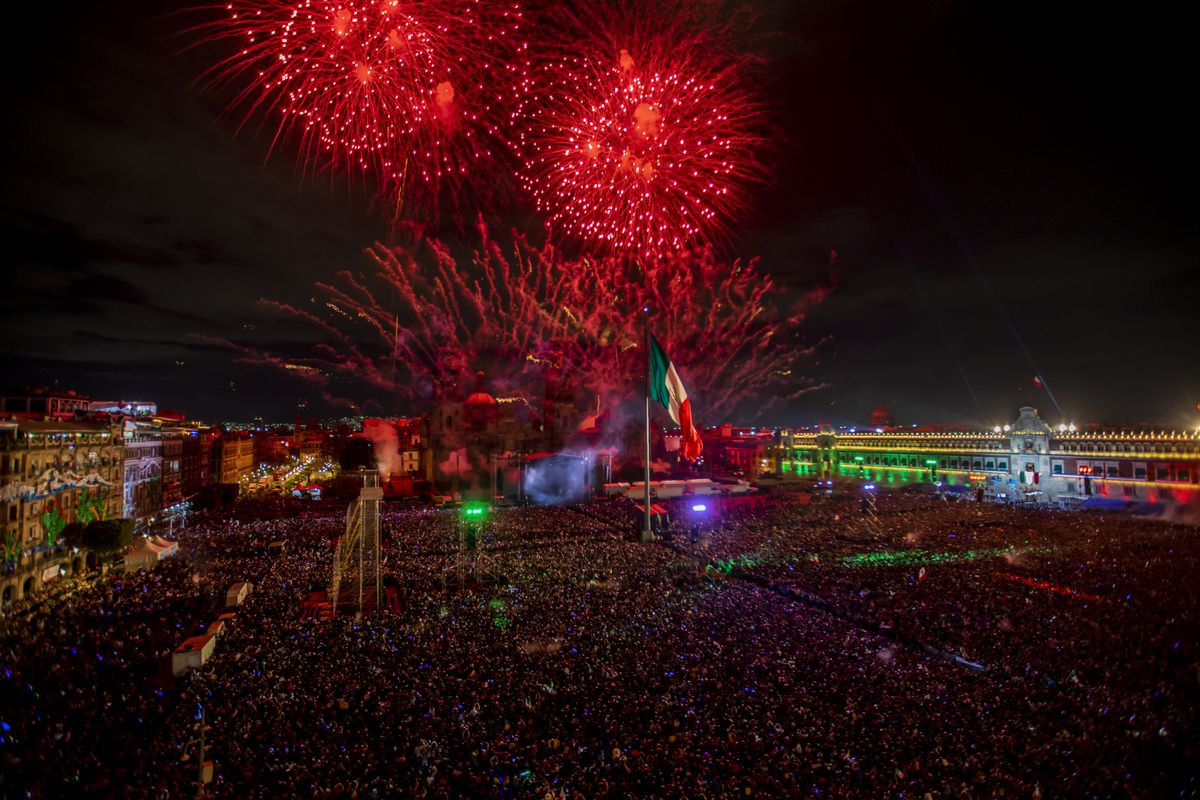 El Zócalo vuelve a rugir en el Día de la Independencia de México