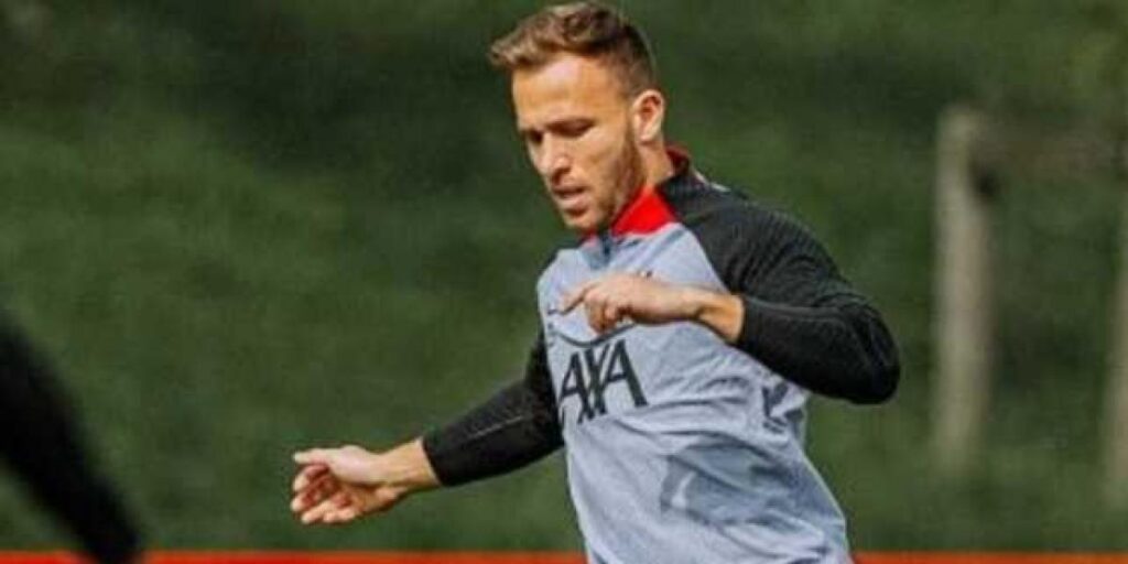 El aciago debut de Arthur con el Liverpool