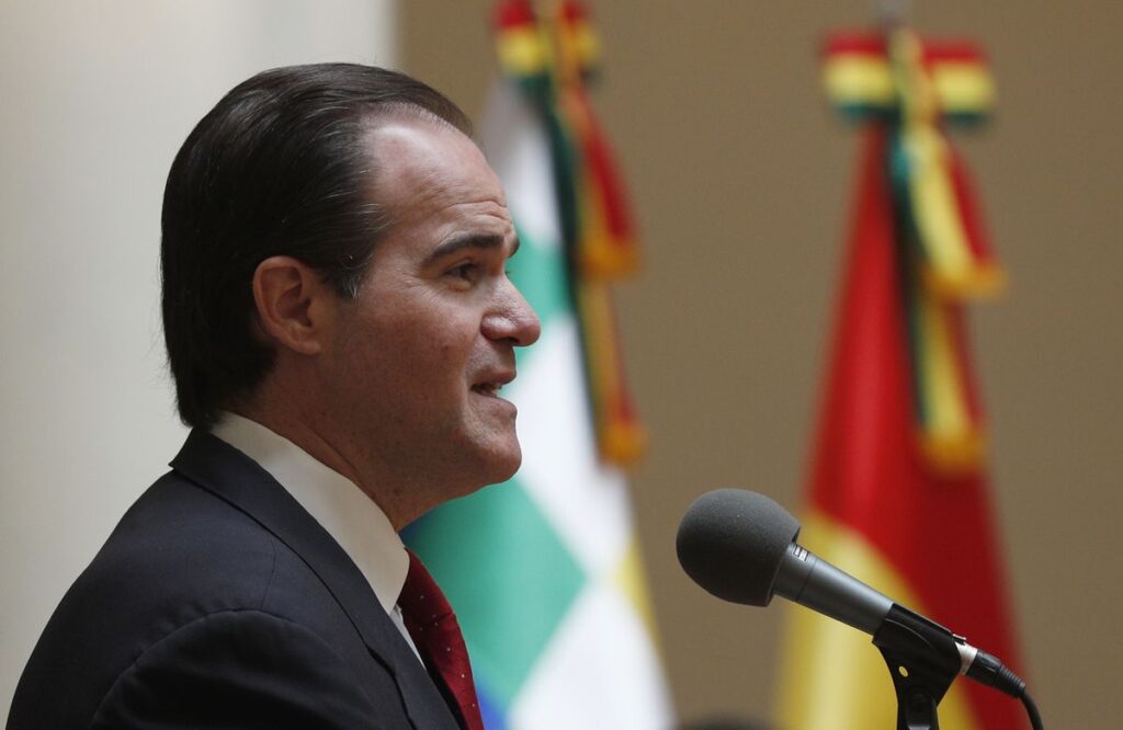 El consejo de directores del BID recomienda por unanimidad destituir a su presidente