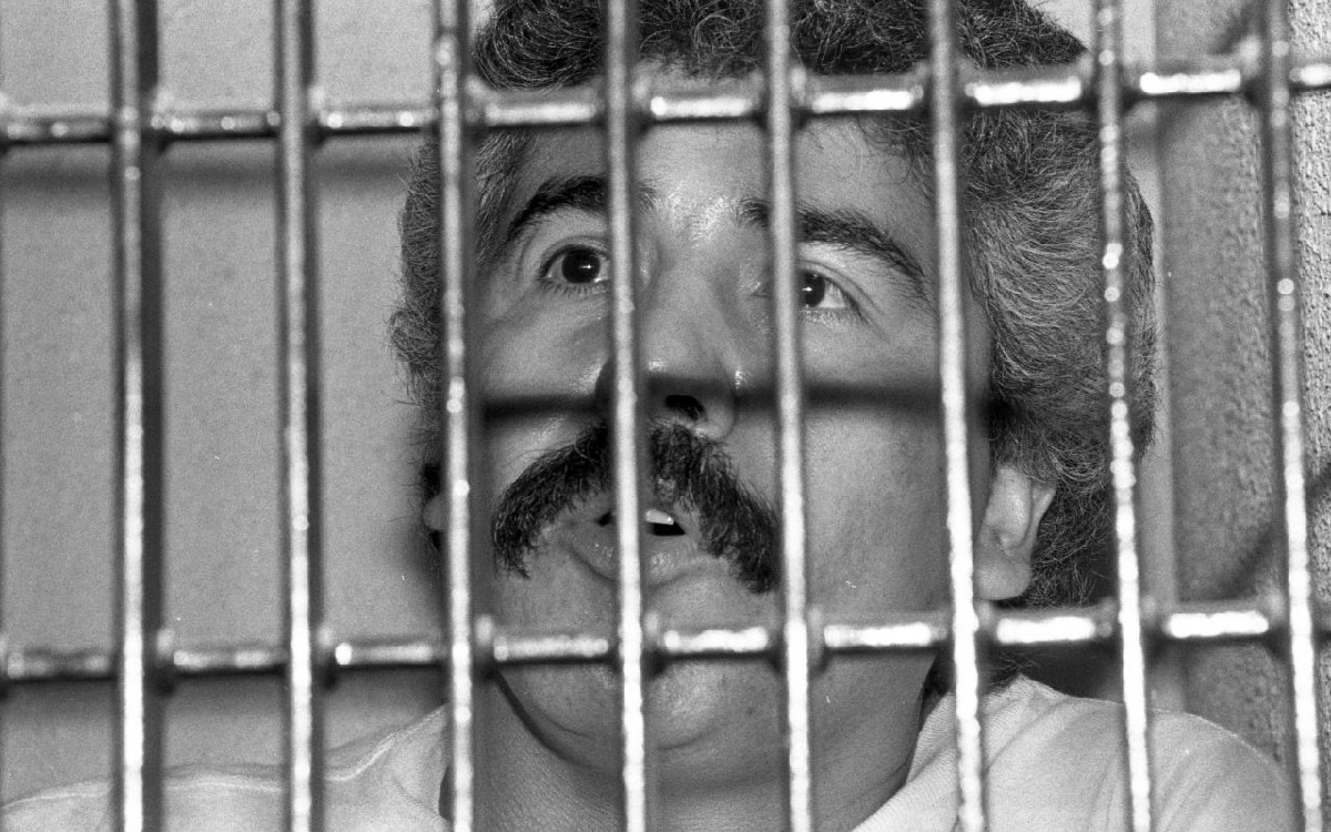 El día que Caro Quintero metió dos bandas musicales al reclusorio para festejar su cumpleaños 33