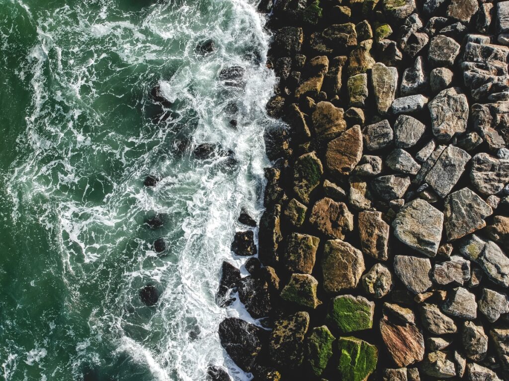 El fundador de Cardano afirma que la comunidad de Ethereum está pasando por un "momento difícil" después de la fusión