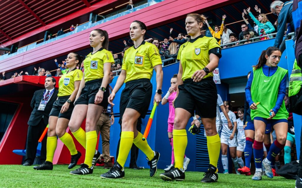 El futbol femenil español está en huelga | Video