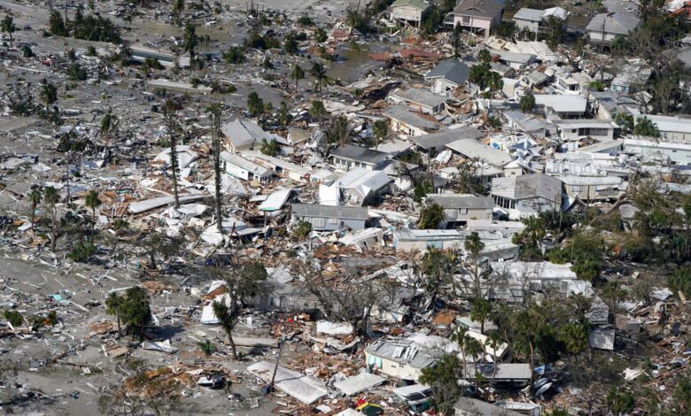 El huracán ‘Ian’ sale de Florida tras dejar un rastro de inundaciones, apagones y destrucción