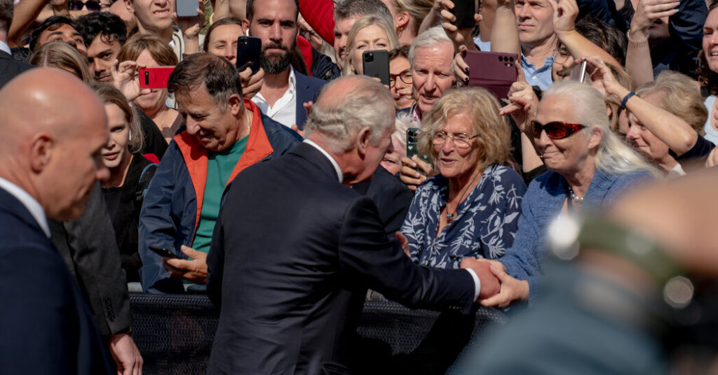 El rey Carlos accederá al trono después de la muerte de la reina Isabel: actualizaciones en vivo