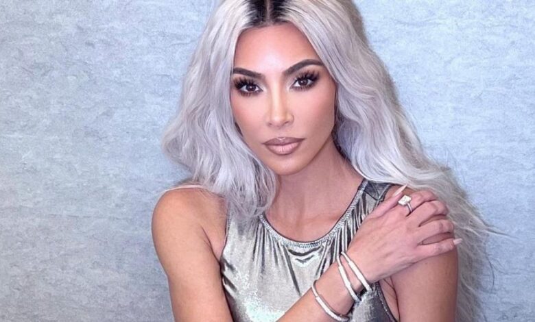 El vídeo del que todos hablan: ¿Se ha quitado Kim Kardashian sus prótesis del pecho?