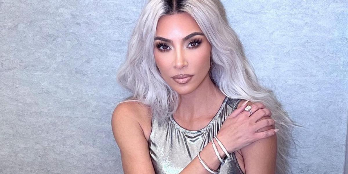 El vídeo del que todos hablan: ¿Se ha quitado Kim Kardashian sus prótesis del pecho?