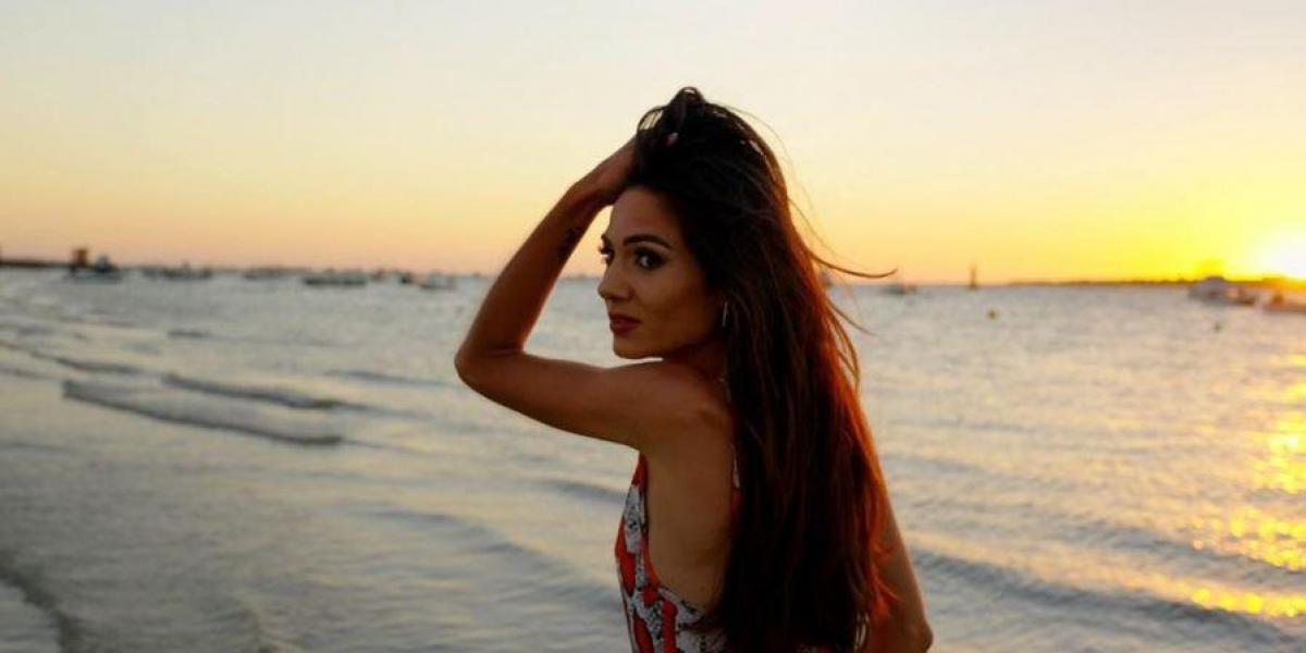 Ella es Gema, maquilladora de muertos e hija de Ana María Aldón