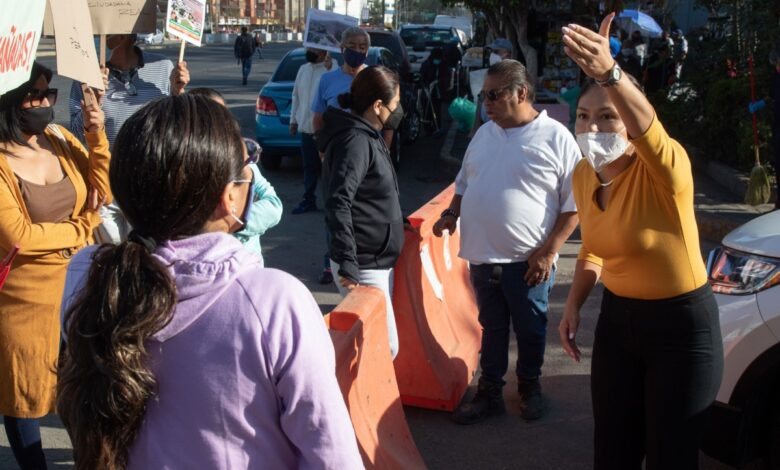 En medio de protestas abre el centro comercial Mítikah al sur de la CDMX