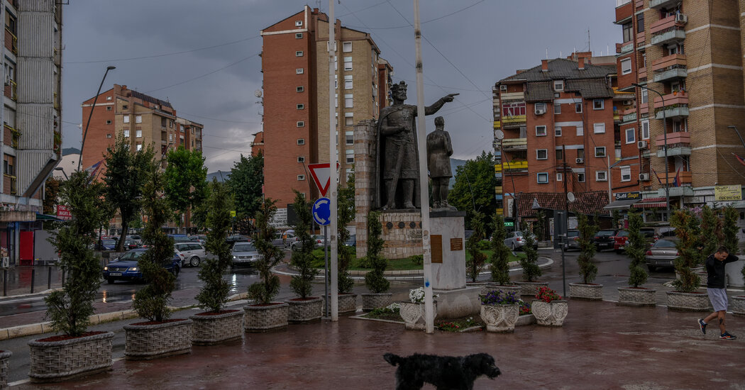 En un rincón de Kosovo, los vítores siguen resonando por Putin