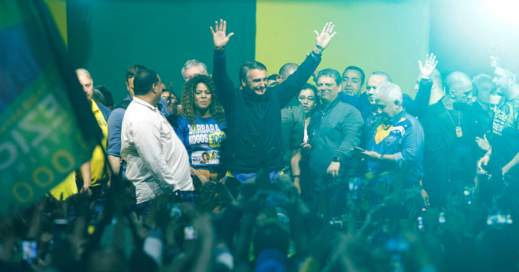 En vísperas de las elecciones, el partido de Bolsonaro ataca los sistemas de votación de Brasil