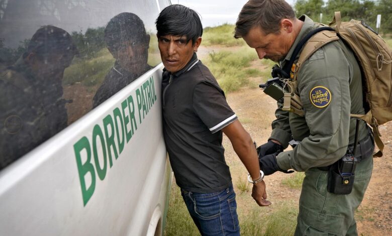 Estados Unidos supera los dos millones de inmigrantes detenidos por primera vez en un año