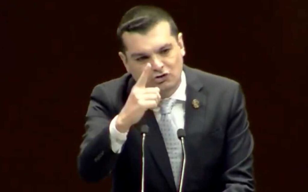 Están llenos de funcionarios de gobiernos que dicen repudiar: Triana sobre figuras de la 4T