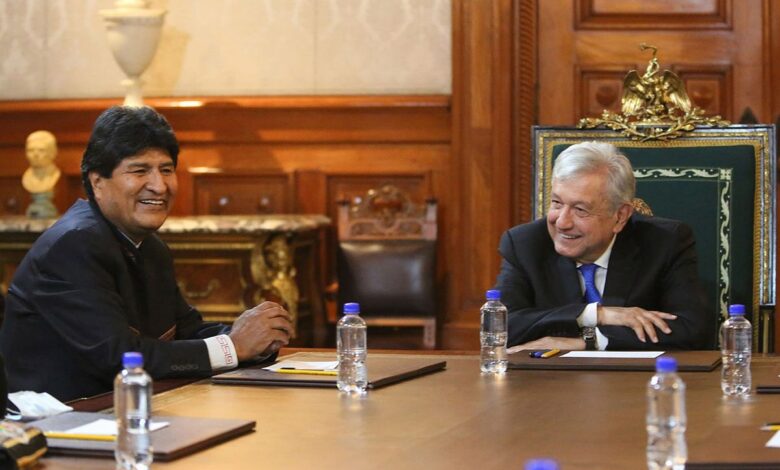 Evo Morales, José Mujica, la hija del Che Guevara y los Tigres del Norte acuden al Grito de López Obrador