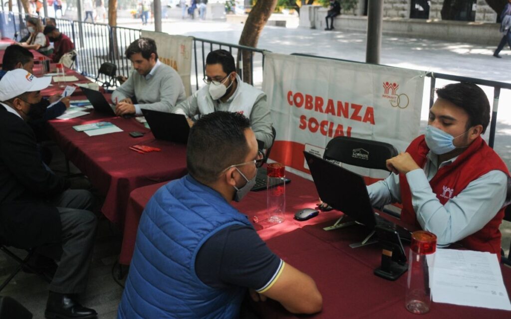 Extiende Infonavit edad máxima para tramitar un crédito