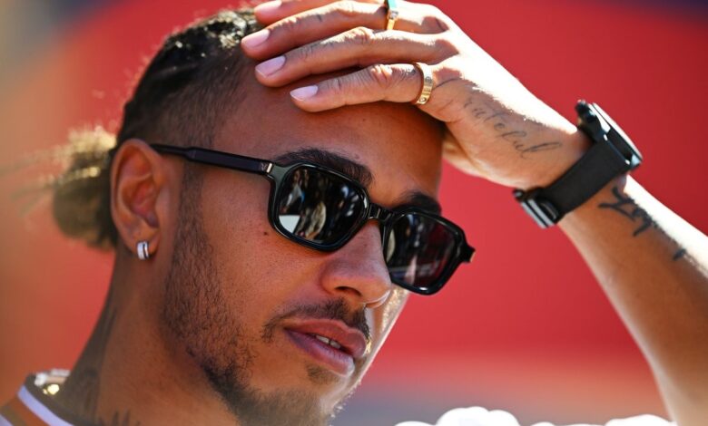 F1: Echa pestes Lewis Hamilton contra su equipo, luego se disculpa | Video