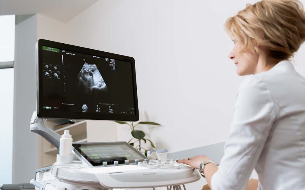 Falso: Senado mexicano no aprobará aborto a los 9 meses, como acusa Esteban Arce