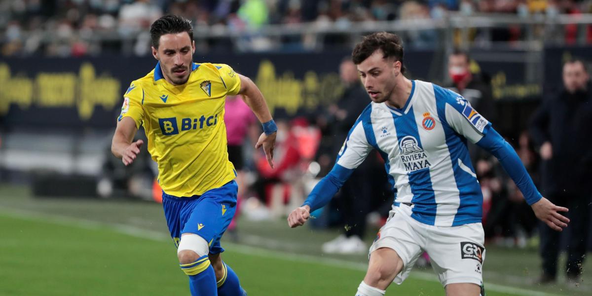 Fresneda, titular en el Valladolid; Iza entra en el once del Cádiz