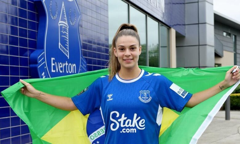 Gio Queiroz, presentada por el Everton