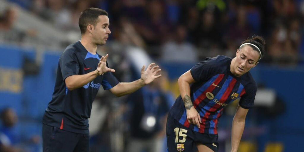 Giráldez elogia "la actitud" de sus jugadoras en una semana difícil