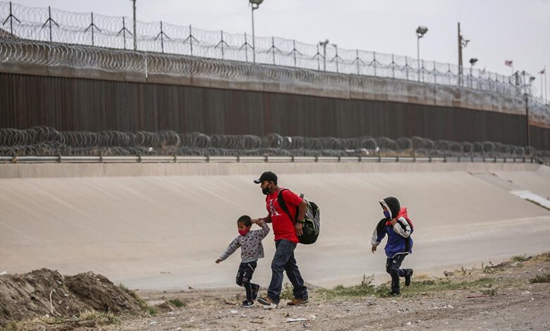 Gobierno de Biden presiona a México para que acoja a más migrantes