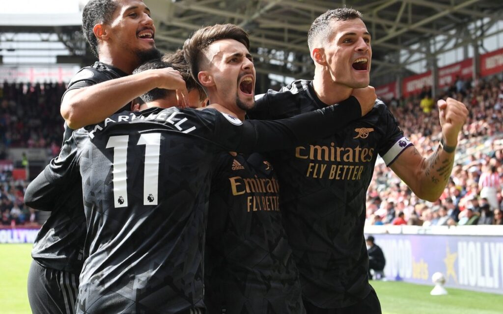 Golea Arsenal y recupera el liderato en la Premier League | Video