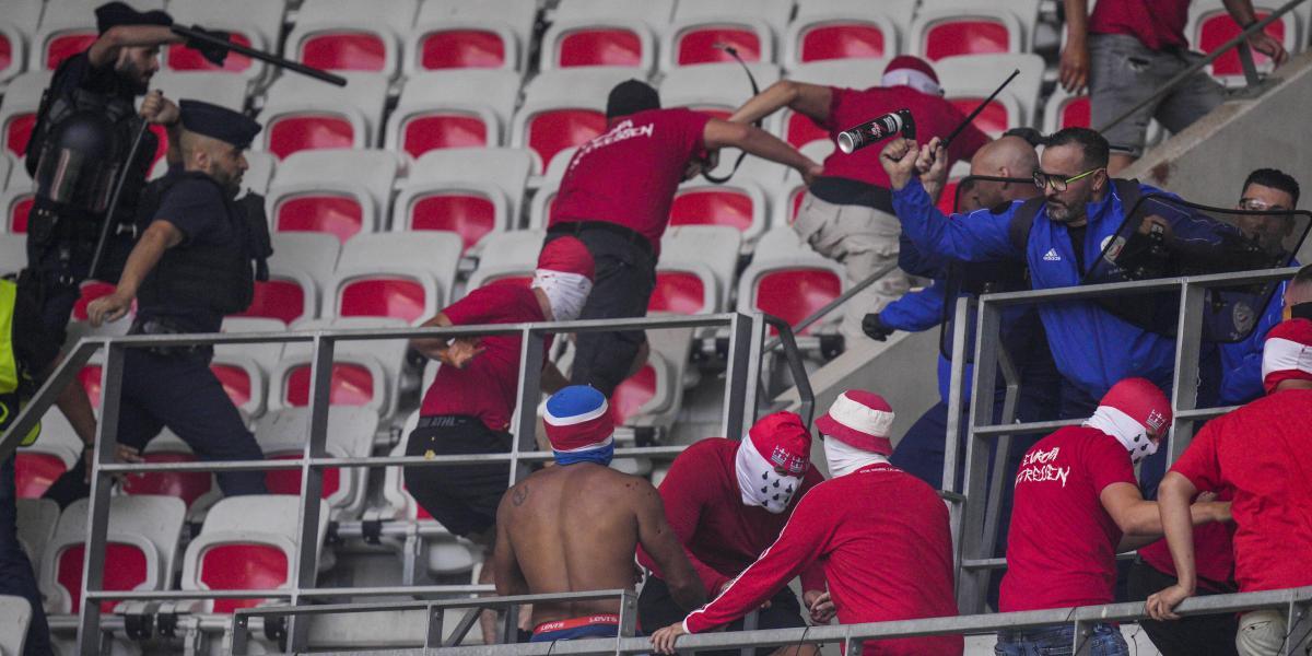 Heridos en el Niza-Colonia, retrasado por los disturbios