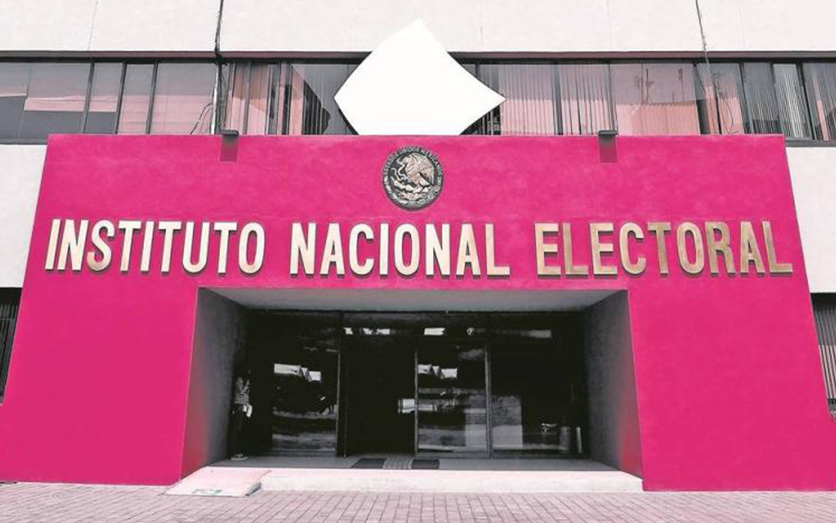 INE niega gastar mil millones de pesos en autos nuevos