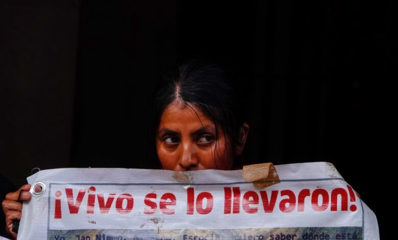 Inusual, intervención de FGR para dejar sin efecto órdenes de aprehensión por caso Ayotzinapa: Centro Prodh