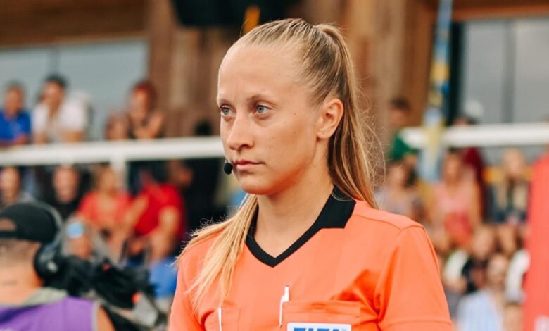 Karolin Kaivoja, una árbitra asistenta estonia en Anoeta