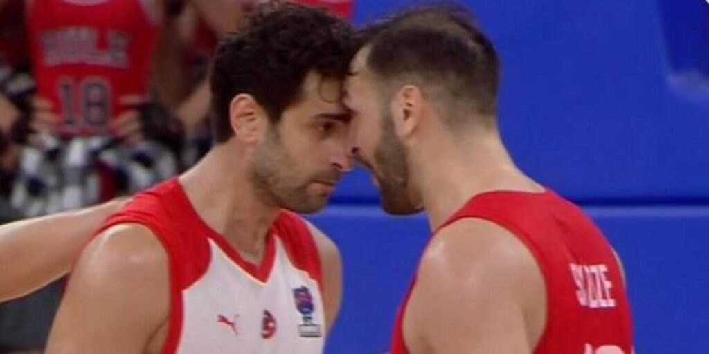 La FIBA abre procedimiento disciplinario a cuatro jugadores